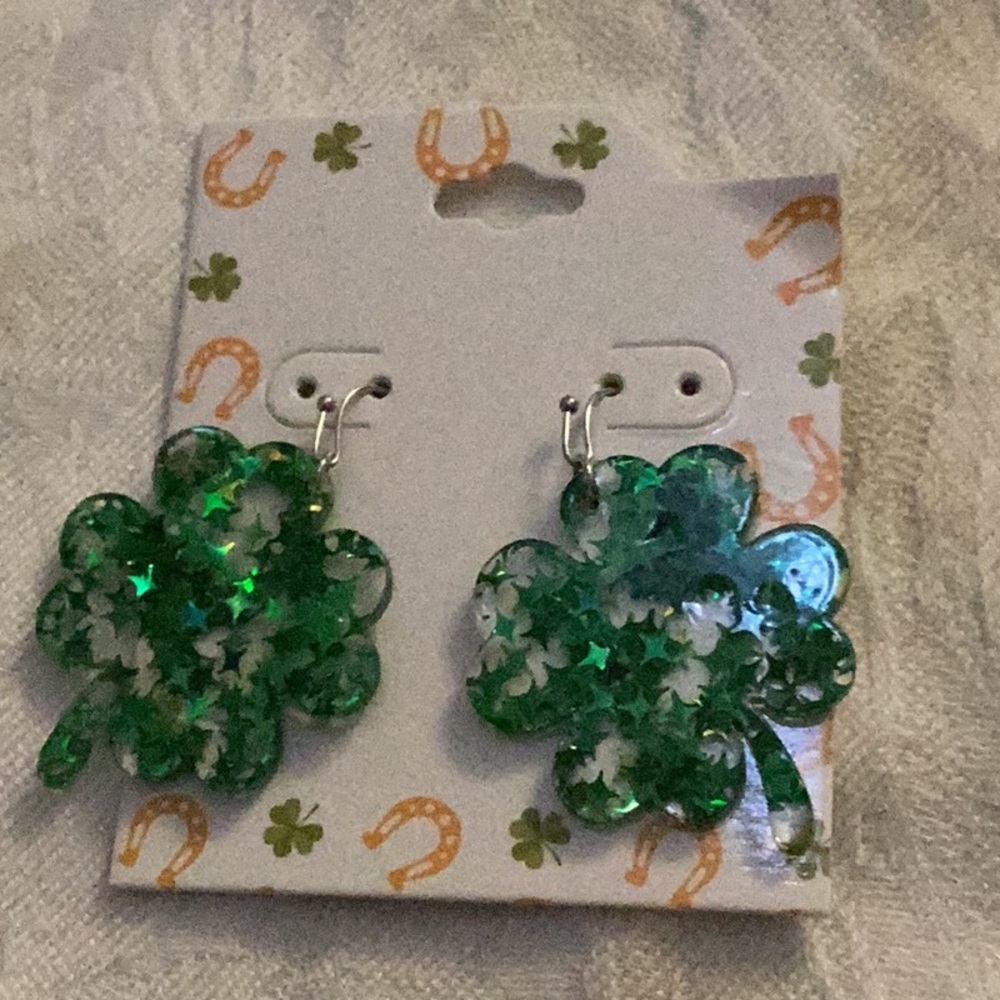 NWT ☘️ Must Have Fun St Patty’s Day Pierced Shamrock Earrings Must Have ☘️